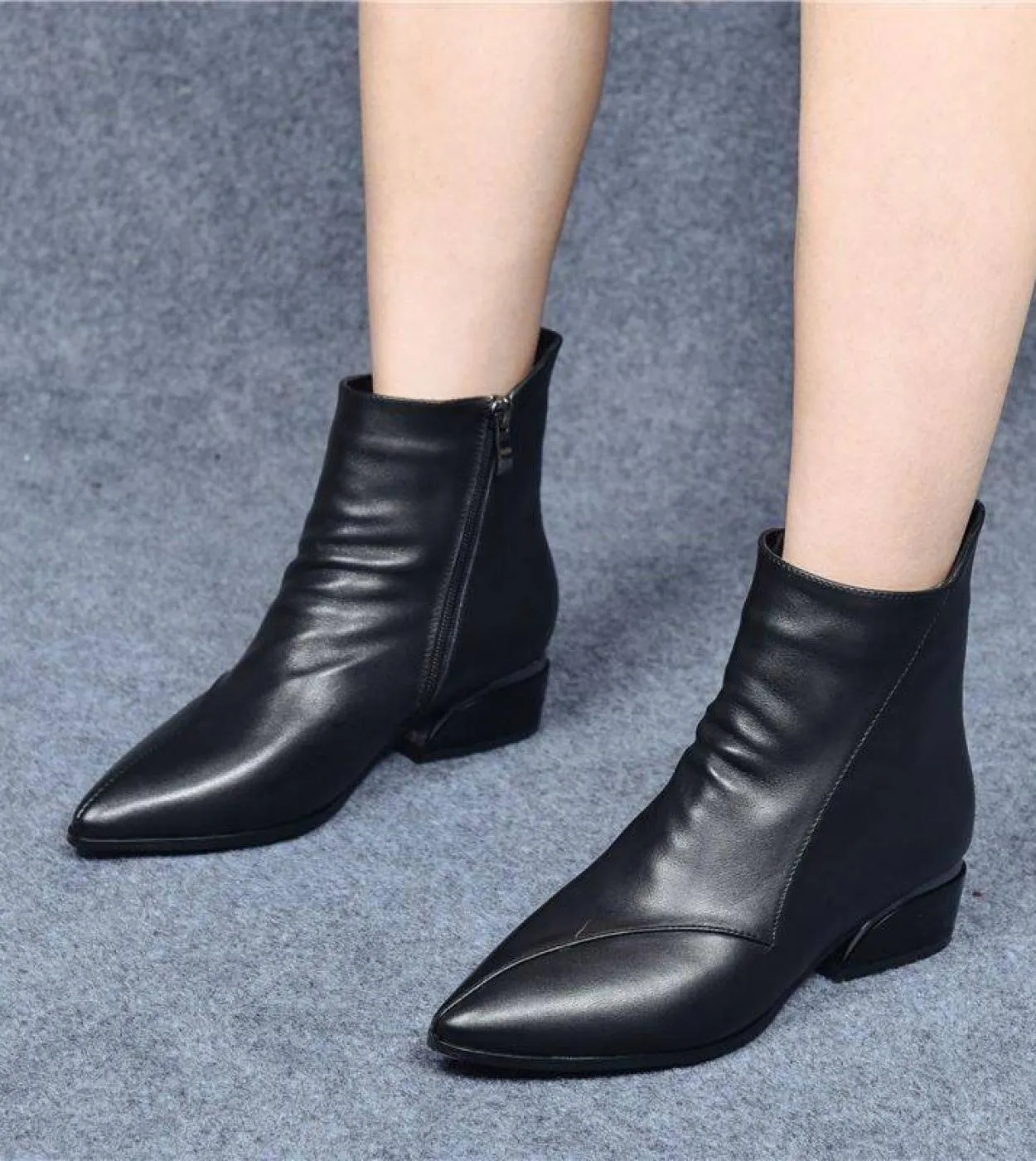 2022 Stivali da donna invernali alla moda Tenere al caldo Punta a punta alta Plus Scarpe da donna in velluto Stivaletti da donna