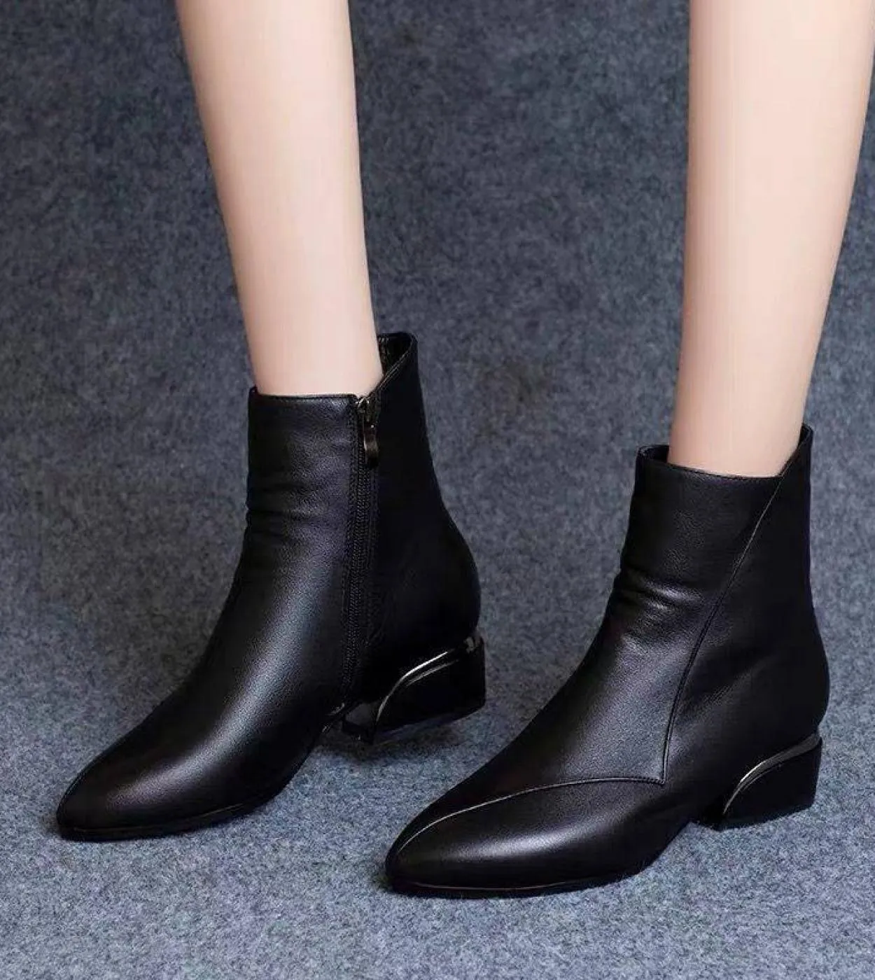 2022 Stivali da donna invernali alla moda Tenere al caldo Punta a punta alta Plus Scarpe da donna in velluto Stivaletti da donna