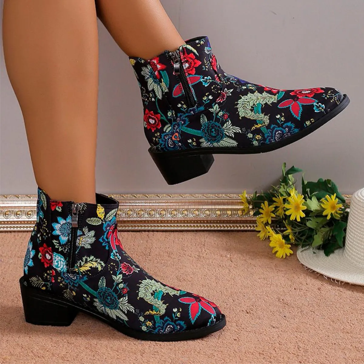 2023 Stivali Chelsea da donna Scarpe con tacco medio Chunky Trend Inverno Nuovi stivali gladiatore alla caviglia con punta a pun