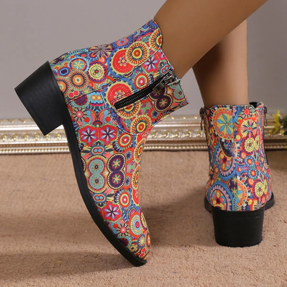 2023 Stivali Chelsea da donna Scarpe con tacco medio Chunky Trend Inverno Nuovi stivali gladiatore alla caviglia con punta a pun