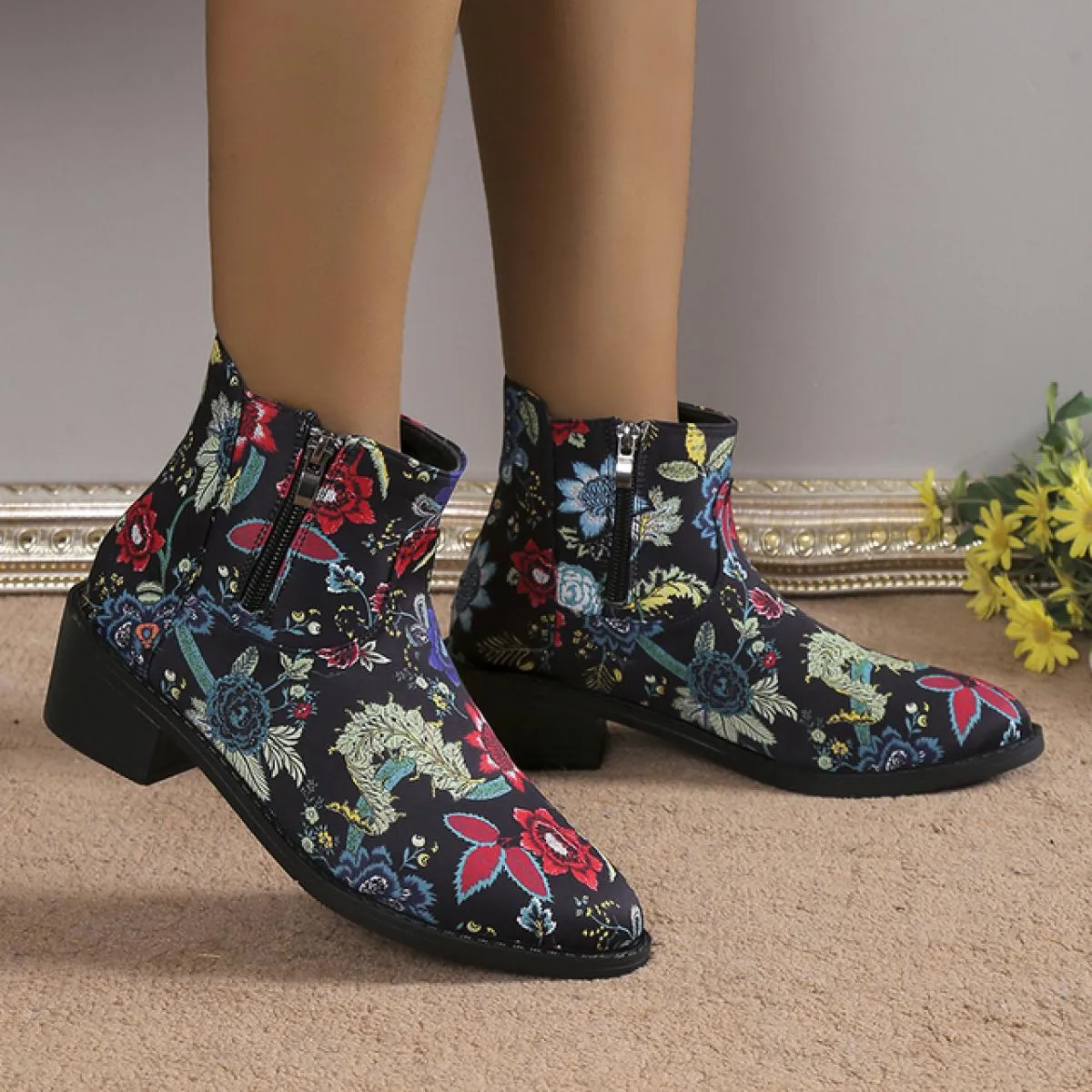 2023 Stivali Chelsea da donna Scarpe con tacco medio Chunky Trend Inverno Nuovi stivali gladiatore alla caviglia con punta a pun