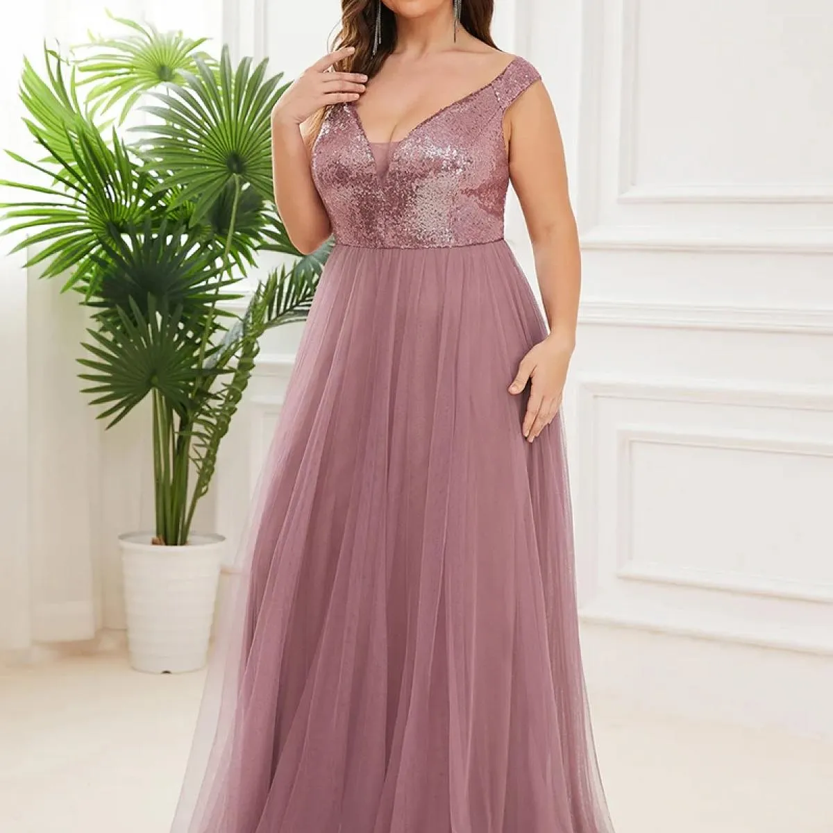 Abiti da donna di lusso taglie forti Abiti lunghi con scollo a V e maniche a vita alta in tulle 2023 di abito da ballo con paill