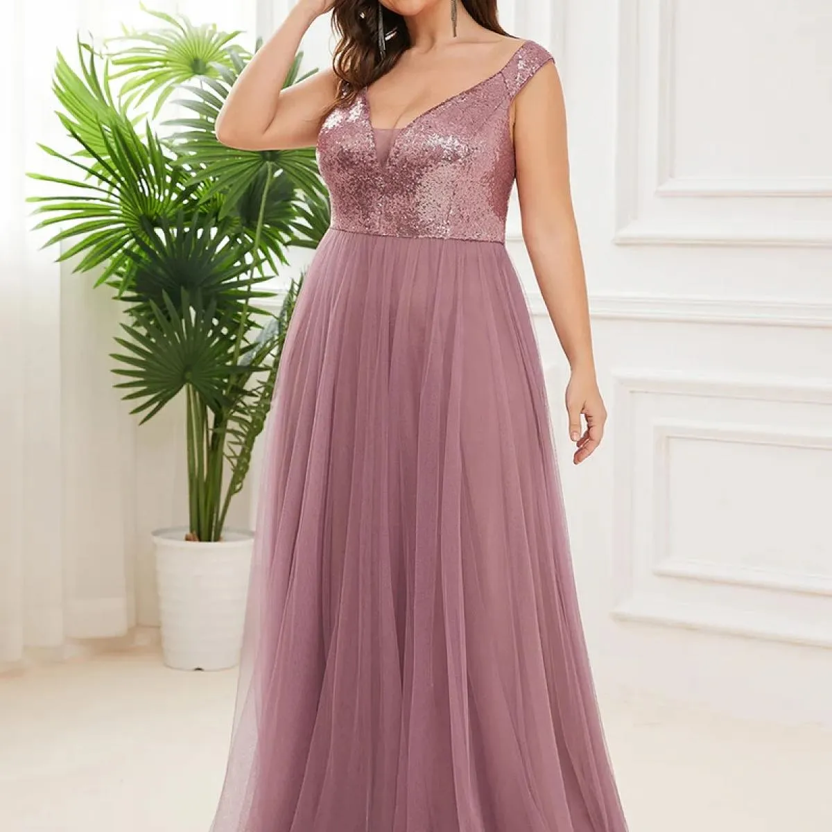 Abiti da donna di lusso taglie forti Abiti lunghi con scollo a V e maniche a vita alta in tulle 2023 di abito da ballo con paill