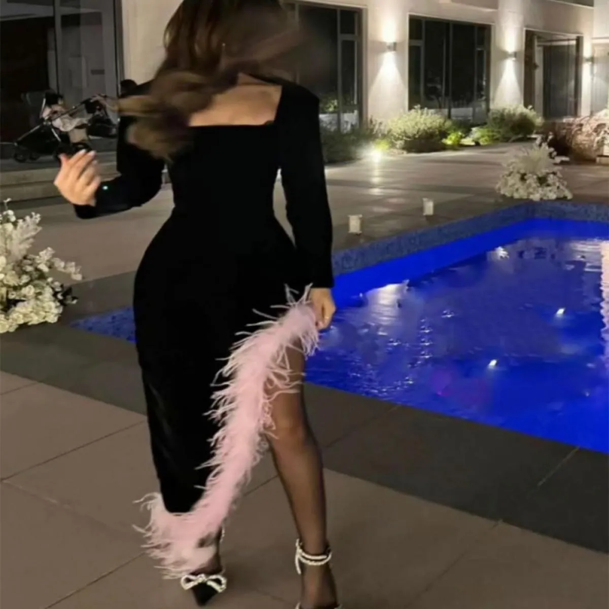 Abiti da sera neri eleganti con tubino a fessura colletto quadrato piume rosa abiti da ballo di fine anno Robe De Soirée persona