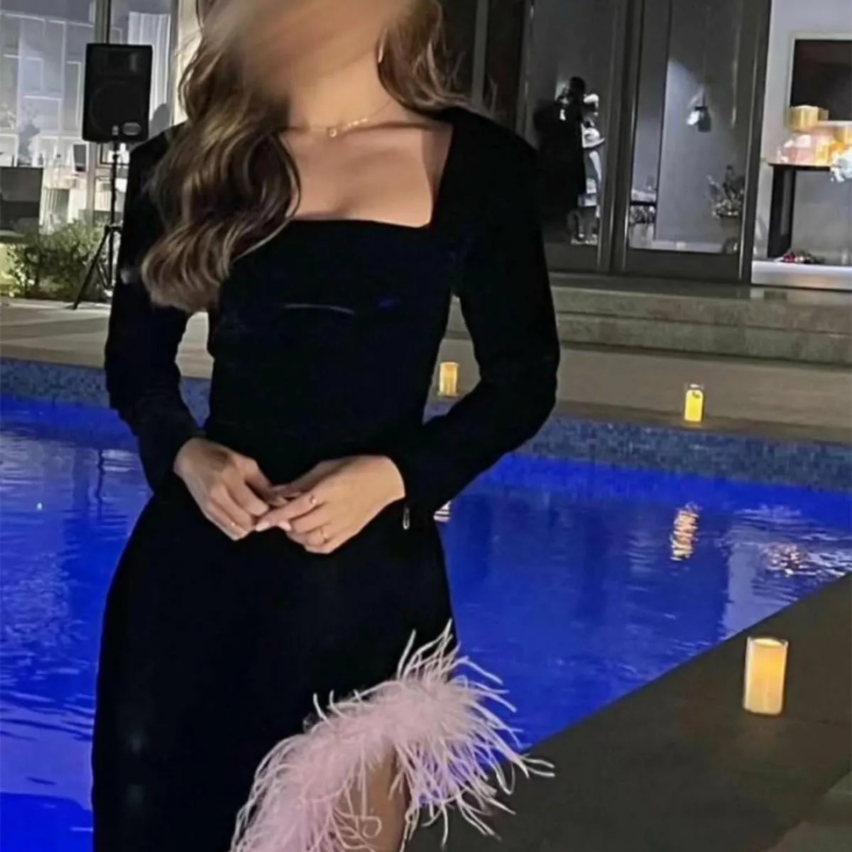 Abiti da sera neri eleganti con tubino a fessura colletto quadrato piume rosa abiti da ballo di fine anno Robe De Soirée persona