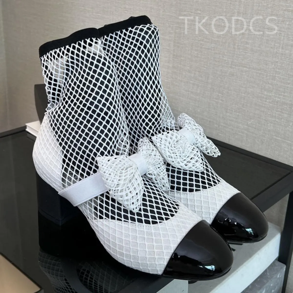 Calzini da donna estivi di design di marca Stivali alti al ginocchio Stivaletti in rete con punta tonda Strass con nodo a farfal