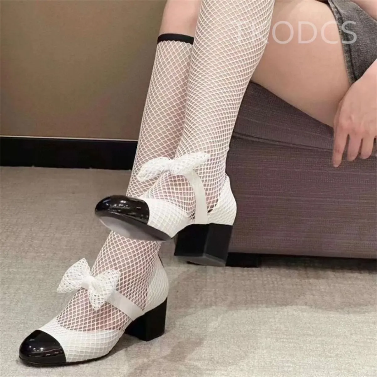 Calzini da donna estivi di design di marca Stivali alti al ginocchio Stivaletti in rete con punta tonda Strass con nodo a farfal