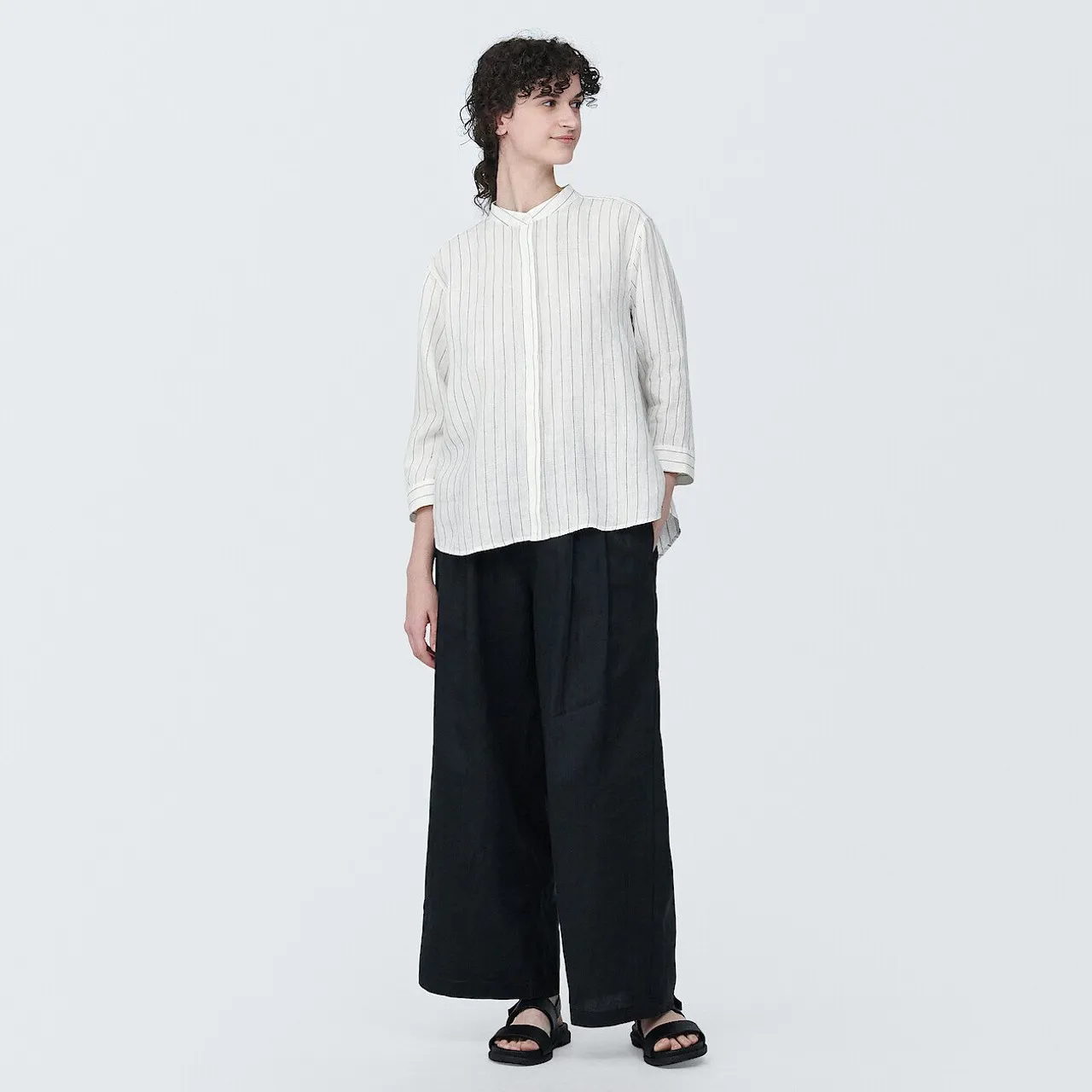Camicia da donna in lino lavato con maniche a 3/4.