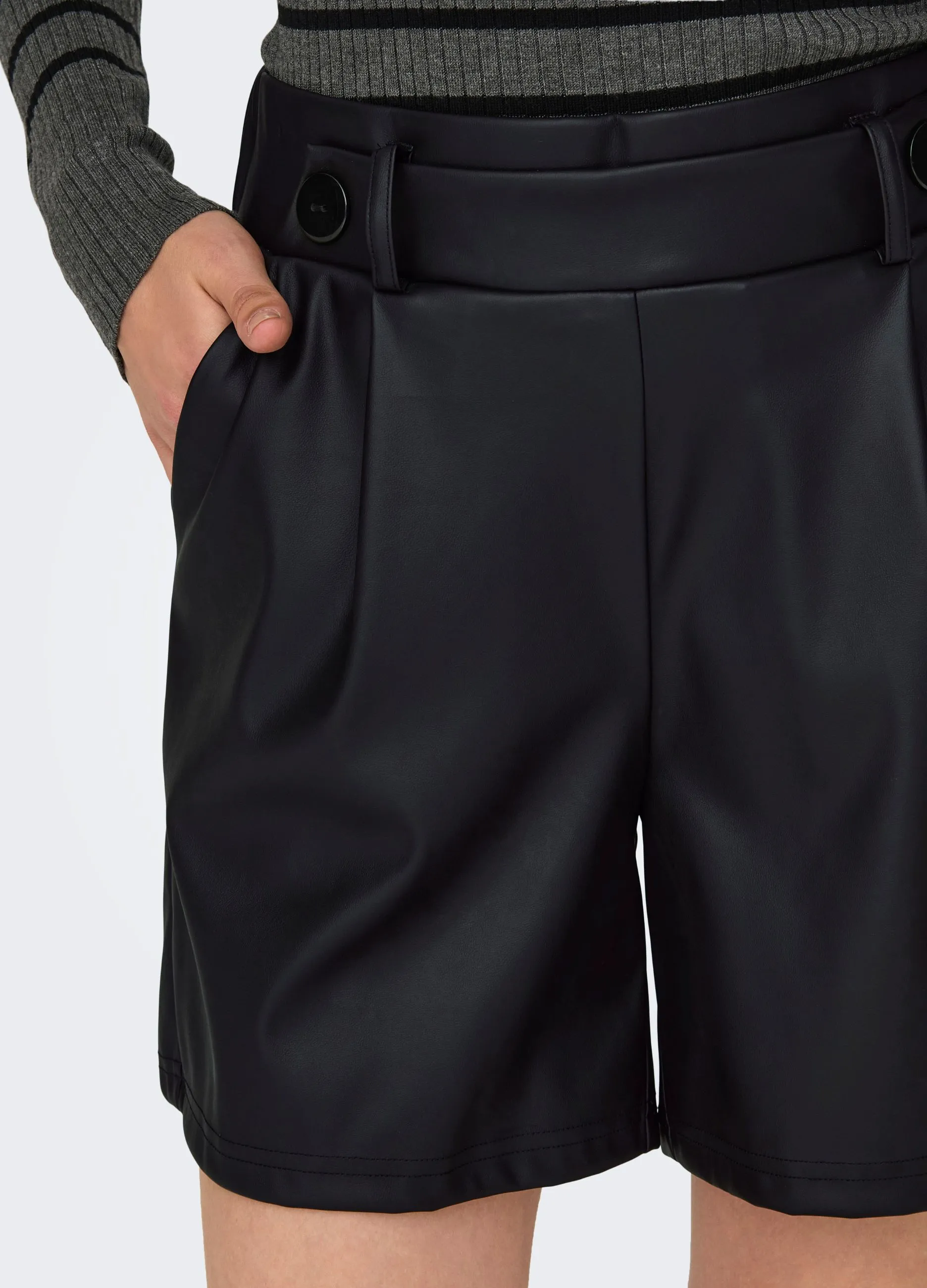 JDY  Bermuda con tasca frontale