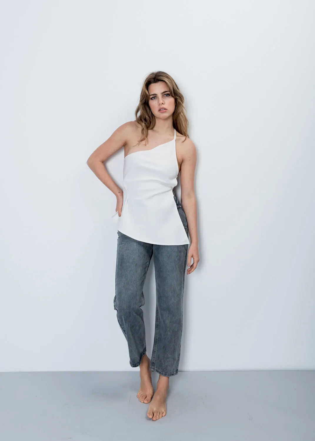 Jeans attillato a vita alta