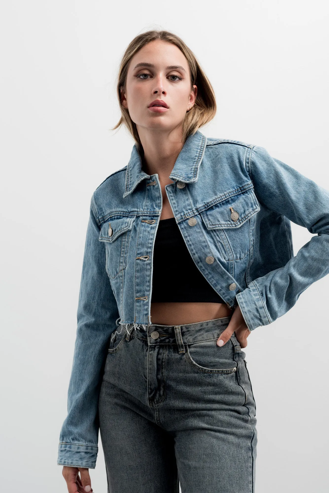 Jeans attillato a vita alta