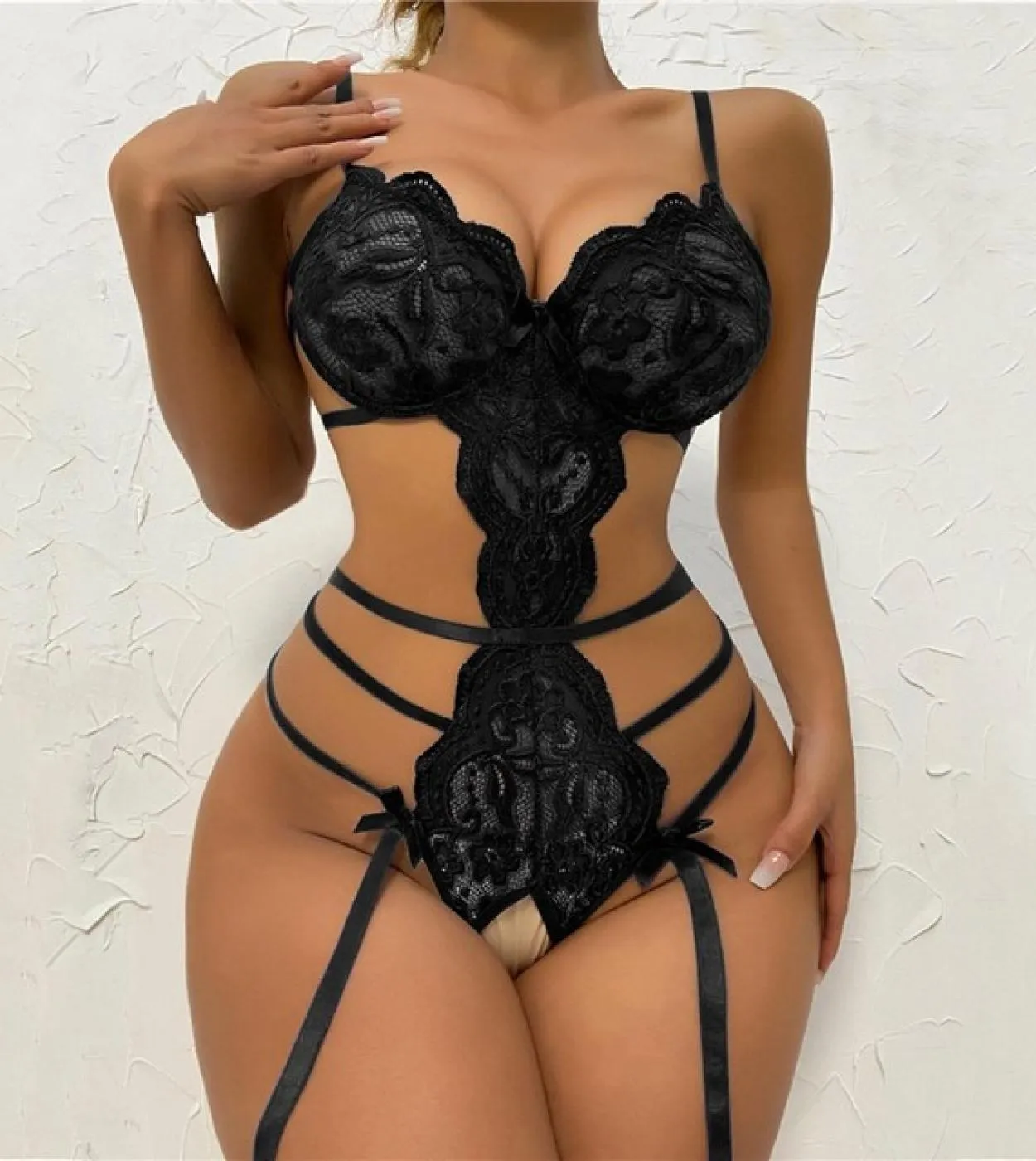 Lingerie trasparente Intimo donna Reggiseno Perizoma Reggicalze Set Lenceria Sensual Mujer Fashion Intimo di pizzo Pigiama Exo