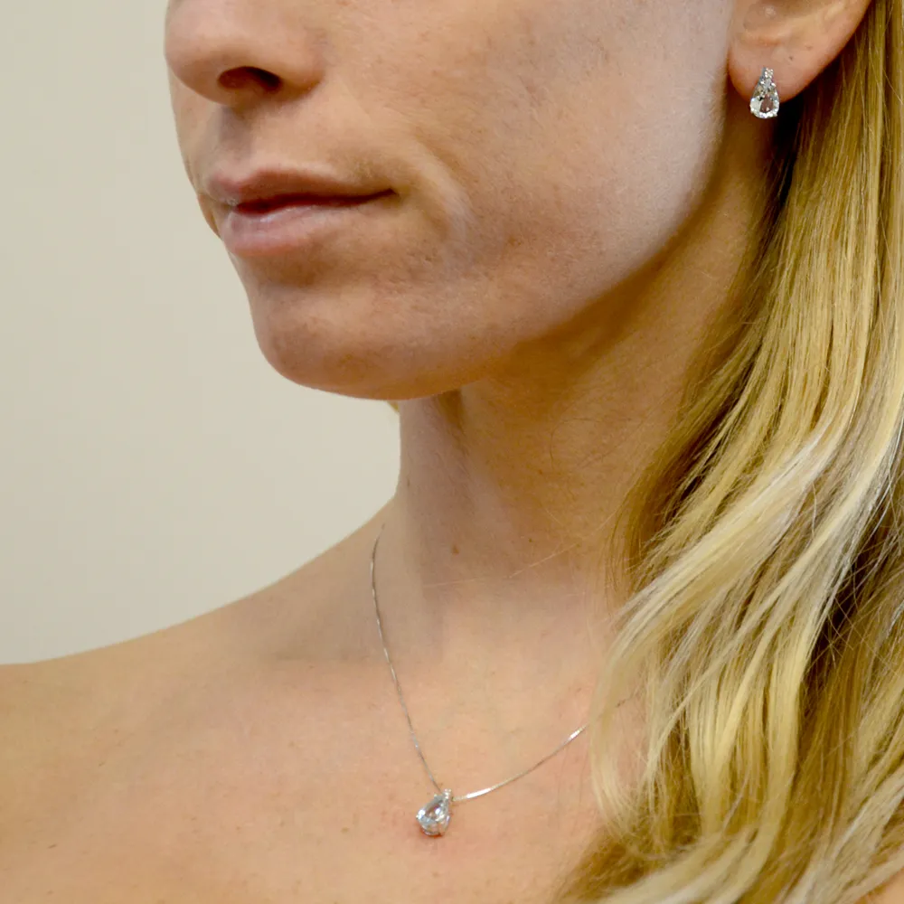 Orecchini Acquamarina Goccia e Diamanti modello Kinari medio