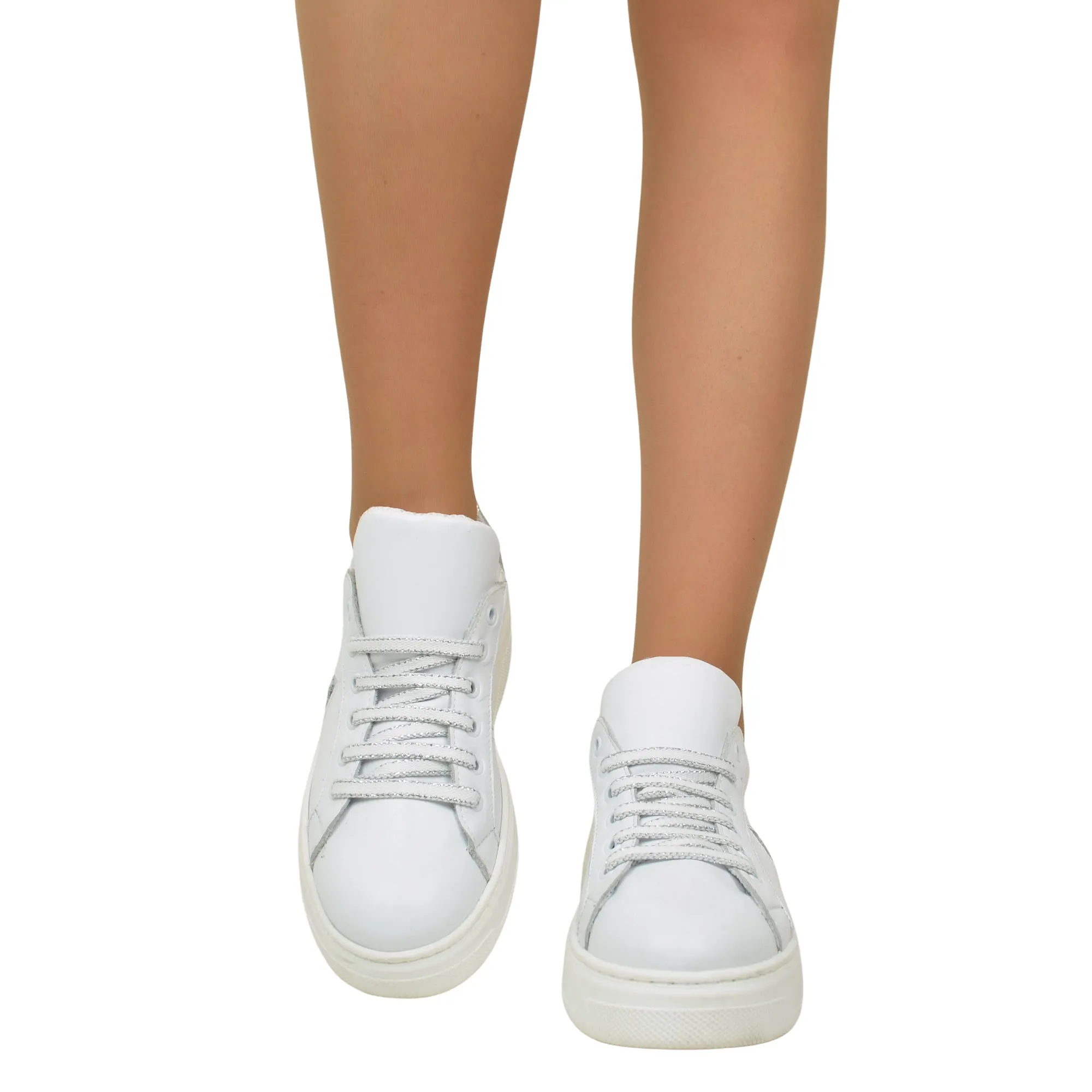 Sneakers Bianche Dettagli Argento Vera Pelle Punta Tonda Divine Follie