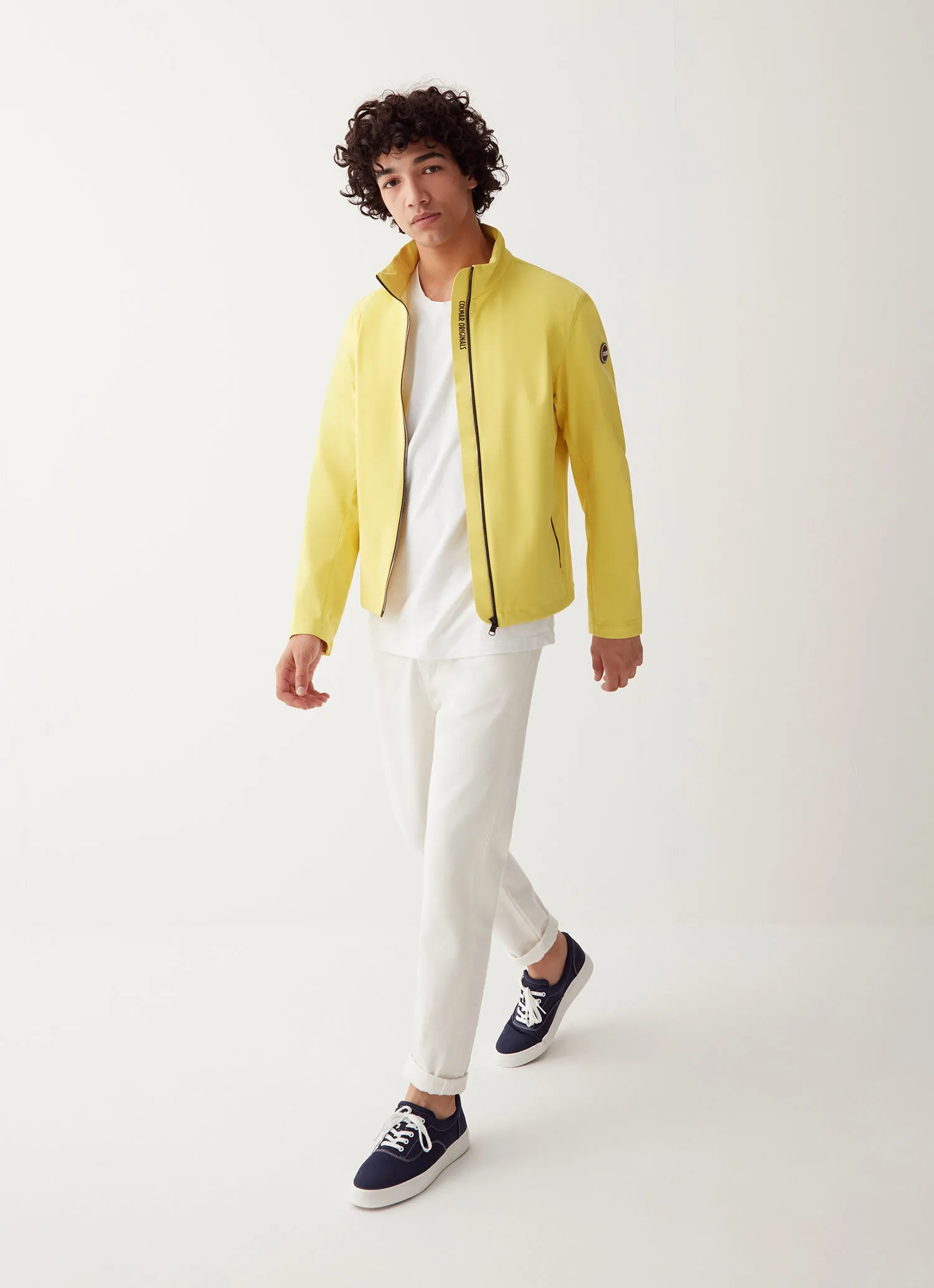 Softshell jacket with adjustment at the hem