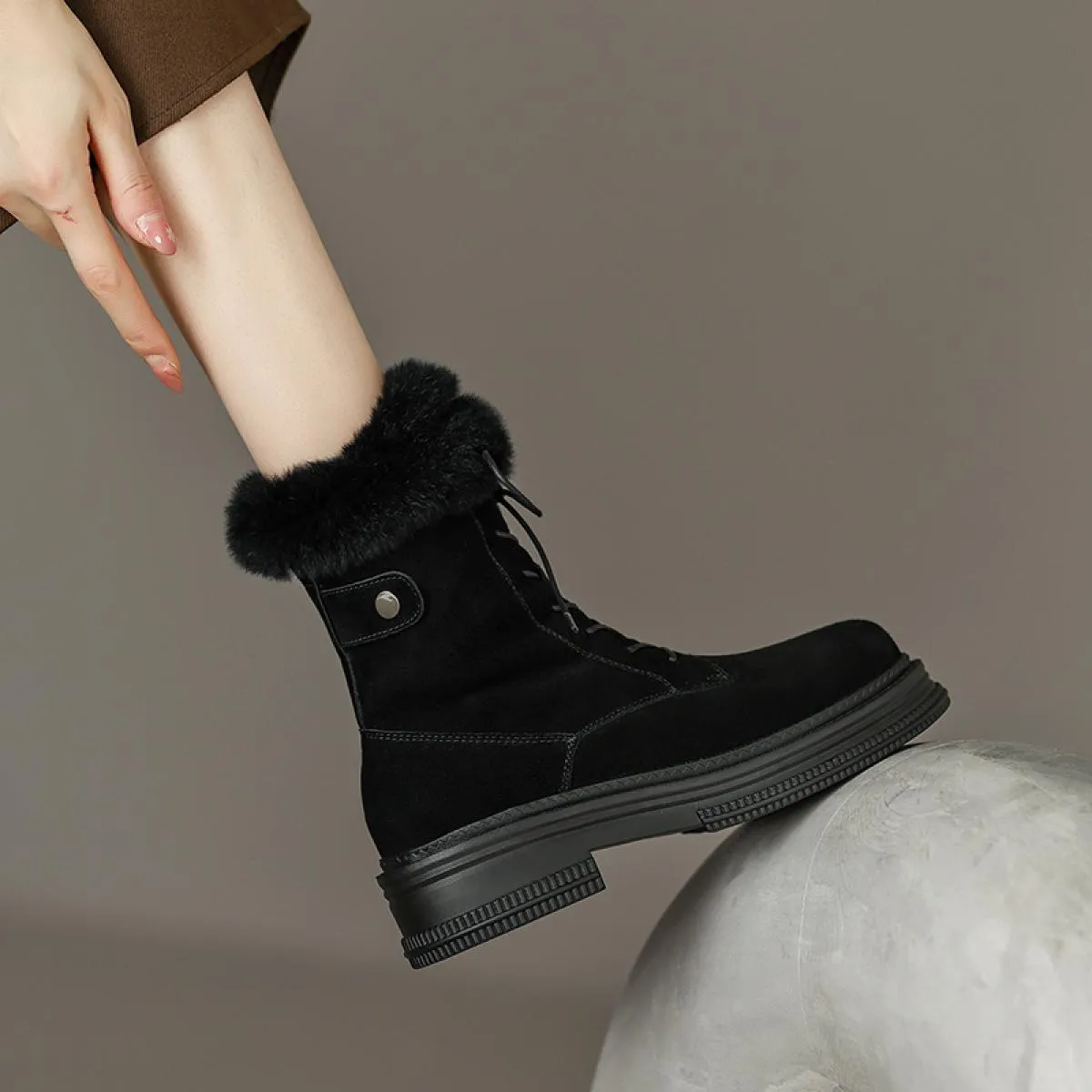 Stivaletti da donna in pelle scamosciata di mucca di lana dolce Stivali da neve con lacci da donna Scarpe casual da ballo Stival