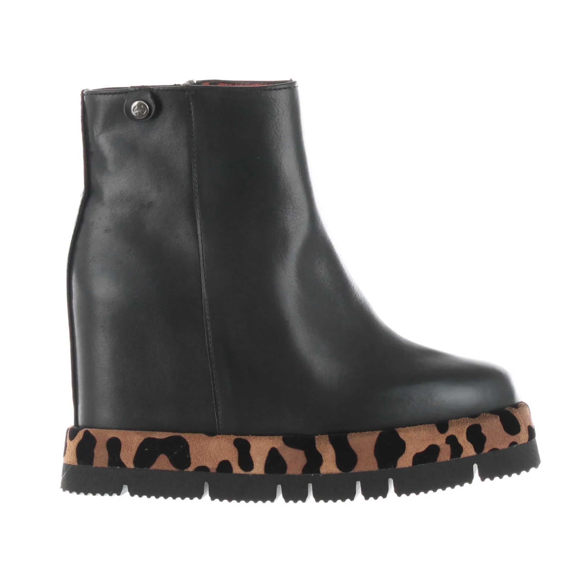 Stivaletto in pelle con zeppa interna