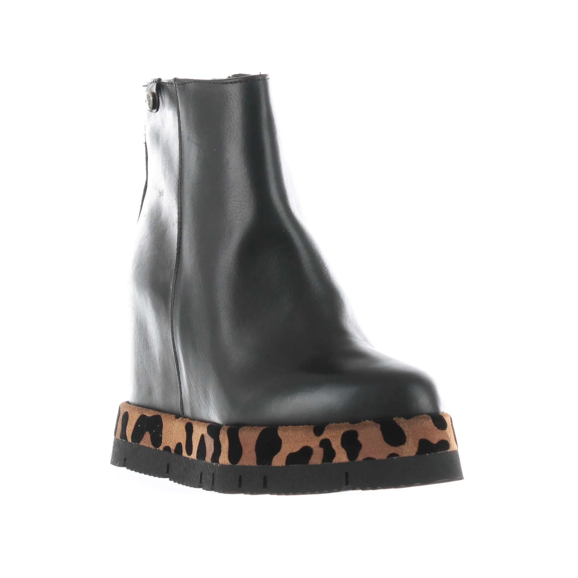 Stivaletto in pelle con zeppa interna